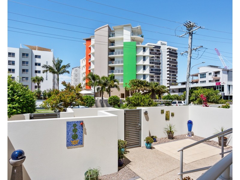 1/71-73 Duporth Avenue, Maroochydore QLD 4558