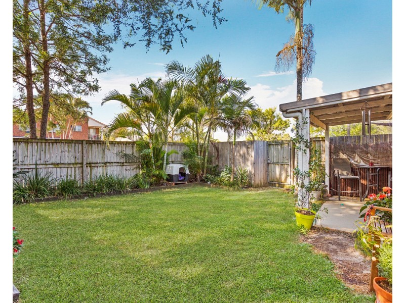 2/30 Jarnahill Drive, Mount Coolum QLD 4573