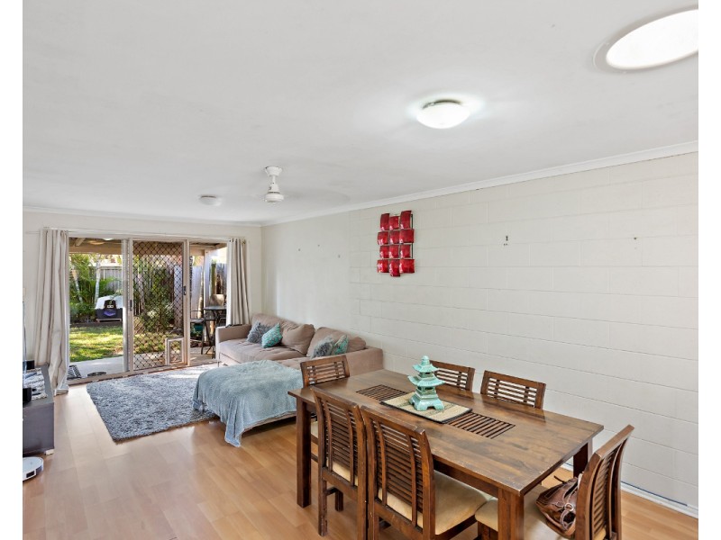 2/30 Jarnahill Drive, Mount Coolum QLD 4573