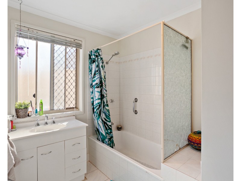 2/30 Jarnahill Drive, Mount Coolum QLD 4573