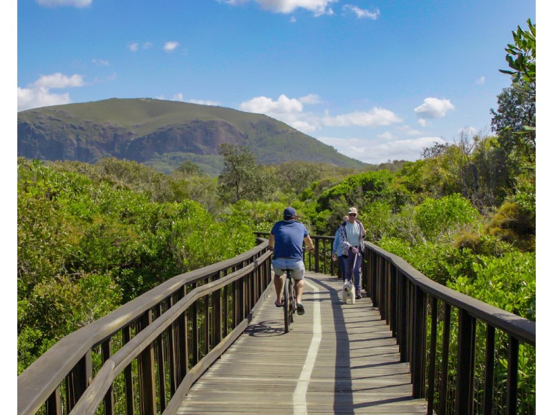 2/30 Jarnahill Drive, Mount Coolum QLD 4573