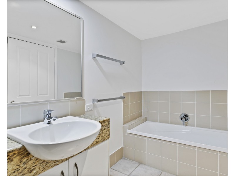 13/136 Duporth Avenue, Maroochydore QLD 4558