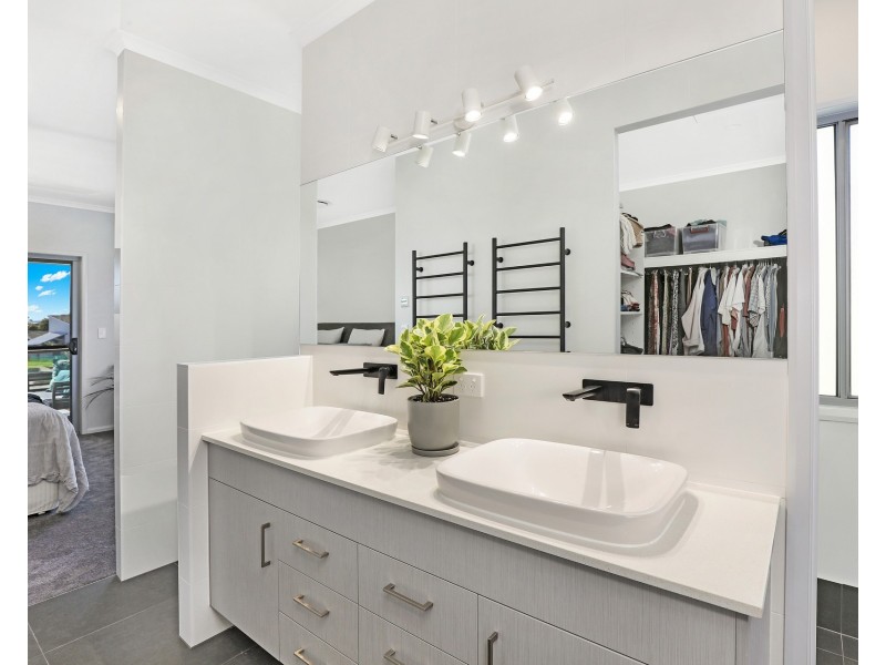 2 Myoora Court, Minyama QLD 4575