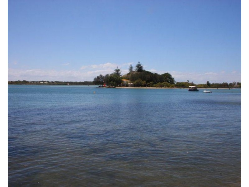 2/41 Bradman Avenue, Maroochydore QLD 4558