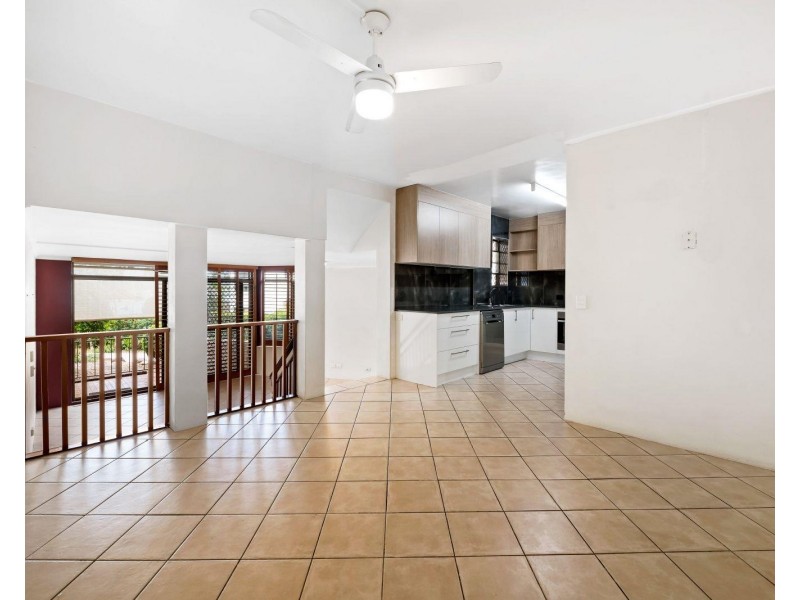 2/41 Bradman Avenue, Maroochydore QLD 4558