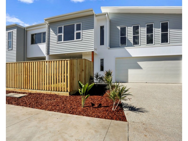 1 and 2/28 Sunray Avenue, Palmview QLD 4553