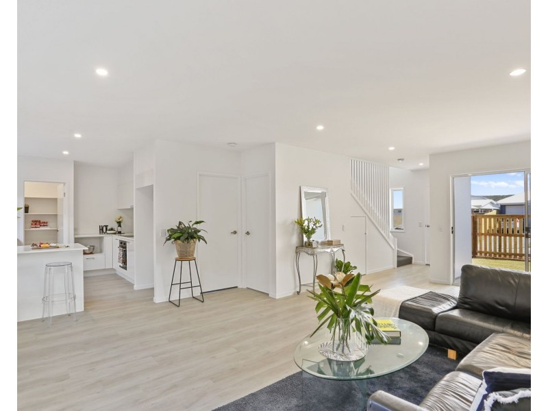 1 and 2/28 Sunray Avenue, Palmview QLD 4553