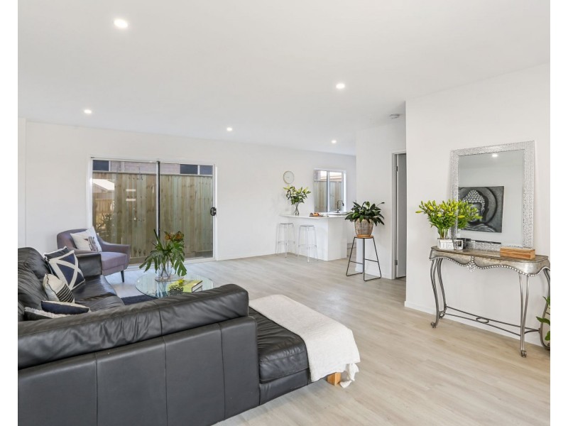 1 and 2/28 Sunray Avenue, Palmview QLD 4553