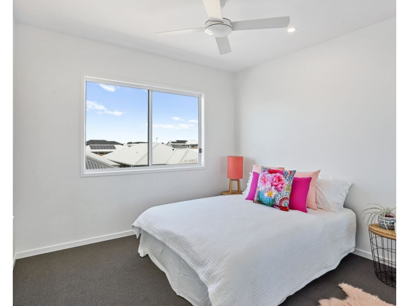 1 and 2/28 Sunray Avenue, Palmview QLD 4553