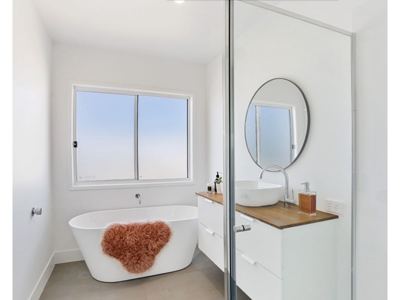 1 and 2/28 Sunray Avenue, Palmview QLD 4553