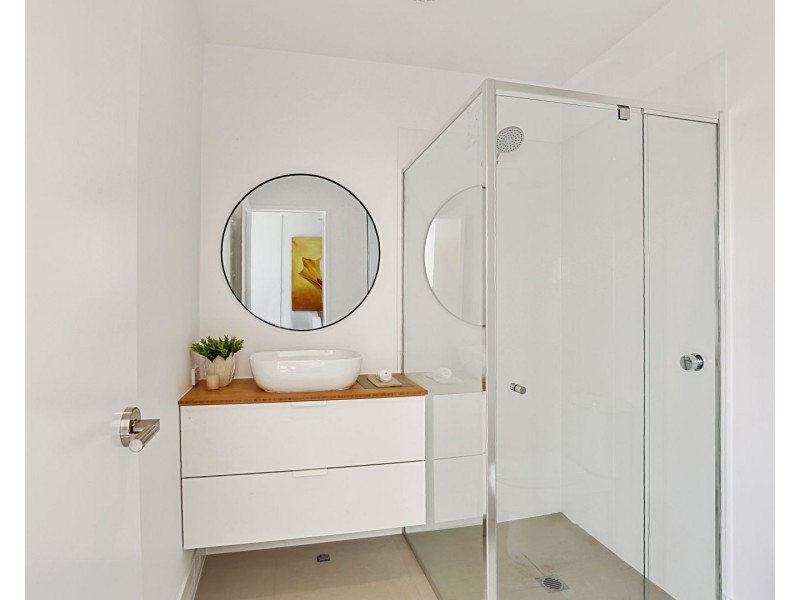 1 and 2/28 Sunray Avenue, Palmview QLD 4553