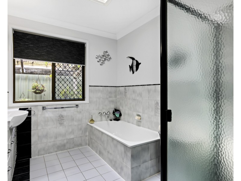 67 Poinsettia Avenue, Mooloolaba QLD 4557