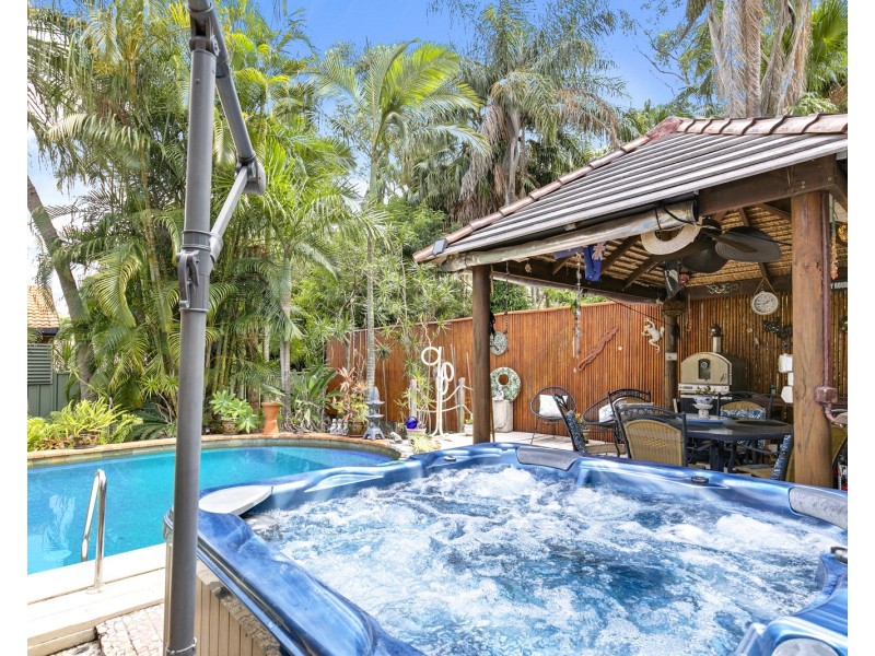 67 Poinsettia Avenue, Mooloolaba QLD 4557