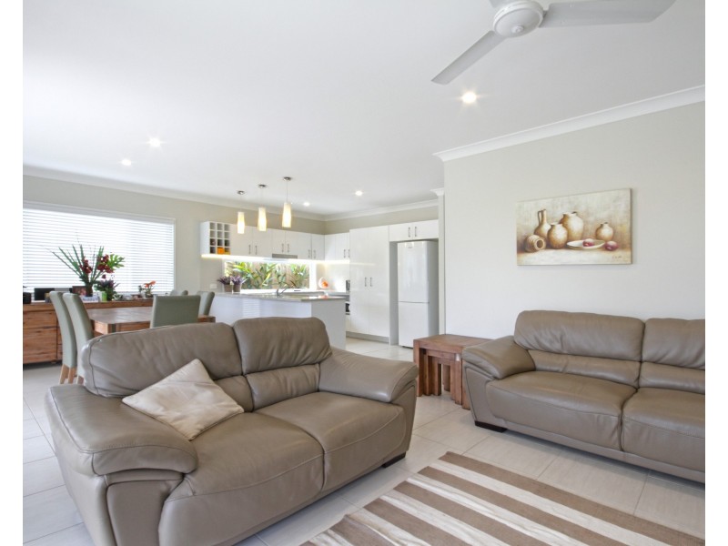11 Promontory Street, Birtinya QLD 4575