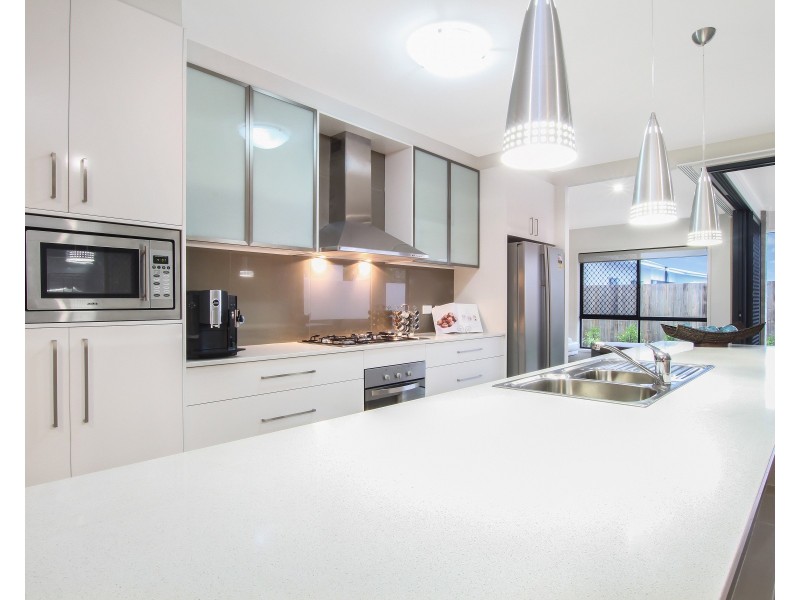 10 Sweep Court, Birtinya QLD 4575