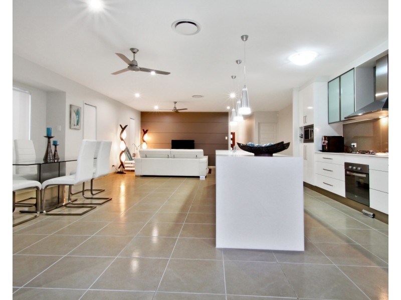 10 Sweep Court, Birtinya QLD 4575