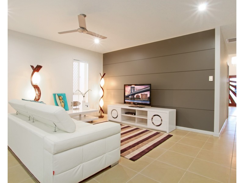10 Sweep Court, Birtinya QLD 4575
