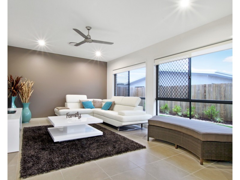 10 Sweep Court, Birtinya QLD 4575