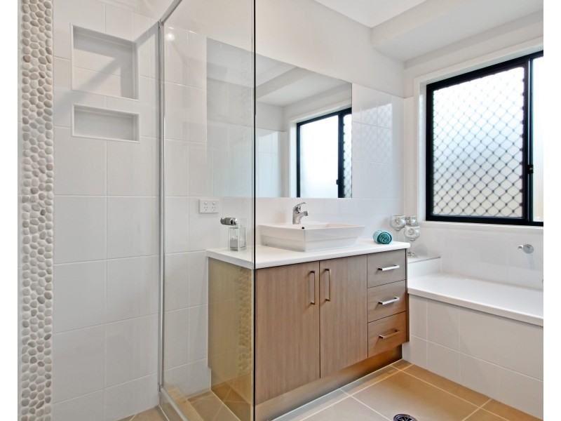 10 Sweep Court, Birtinya QLD 4575