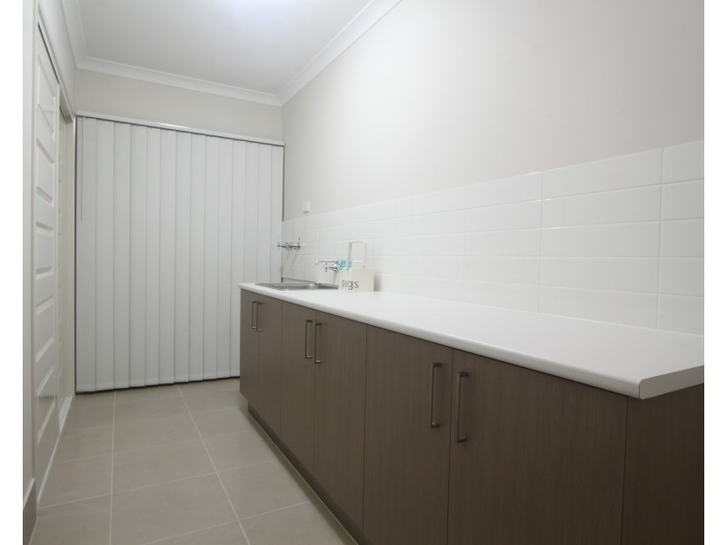10 Sweep Court, Birtinya QLD 4575