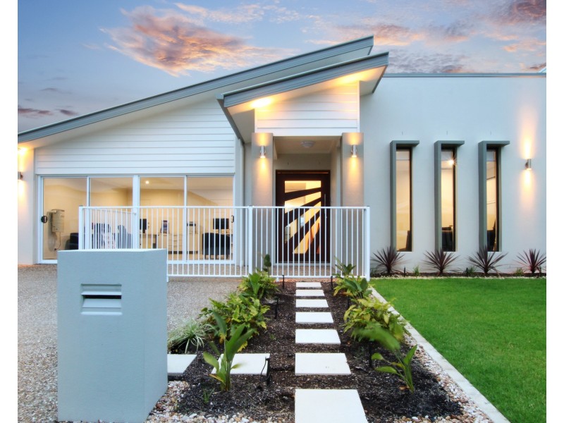 10 Sweep Court, Birtinya QLD 4575