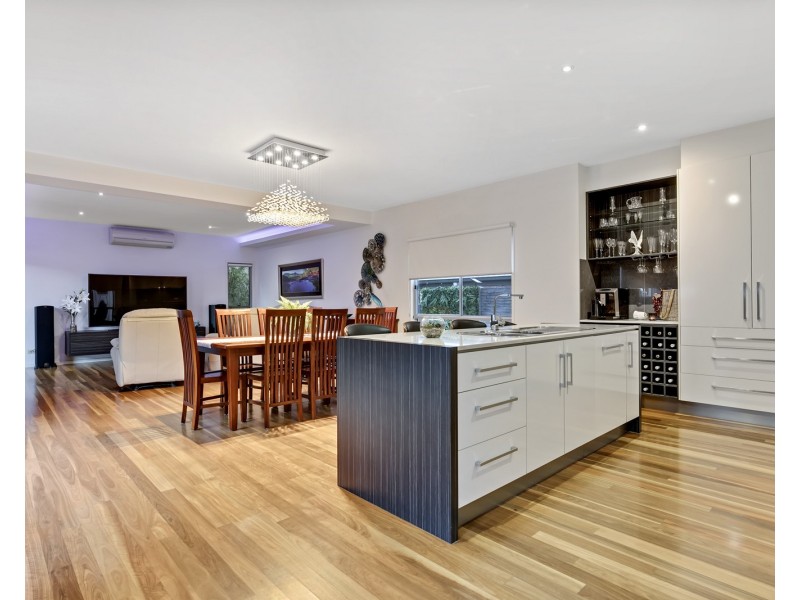 33 Myrtle Place, Mountain Creek QLD 4557
