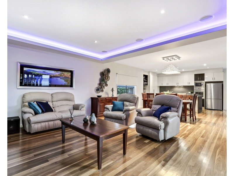 33 Myrtle Place, Mountain Creek QLD 4557