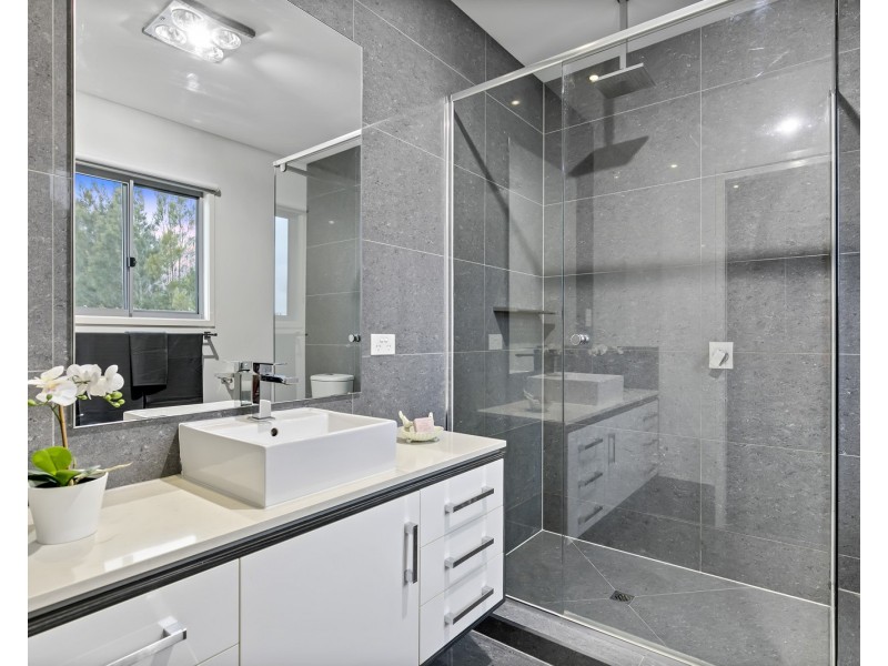 33 Myrtle Place, Mountain Creek QLD 4557