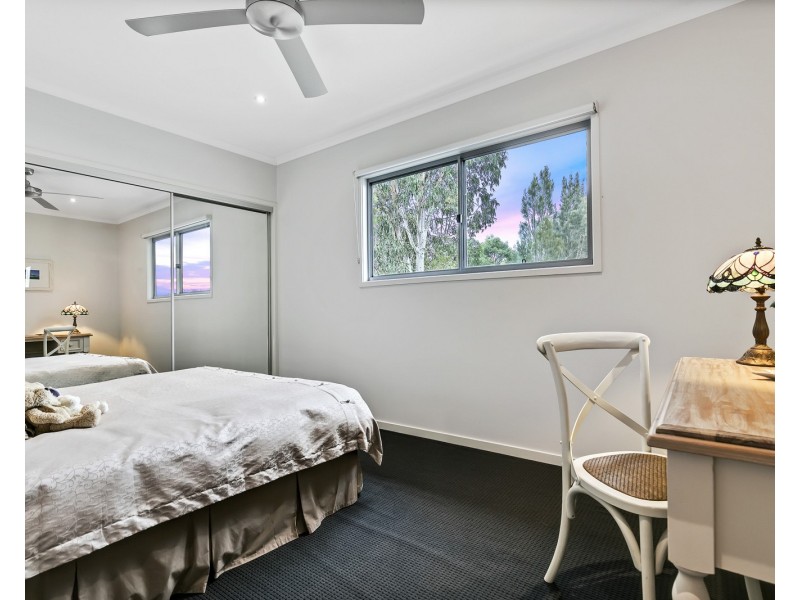 33 Myrtle Place, Mountain Creek QLD 4557