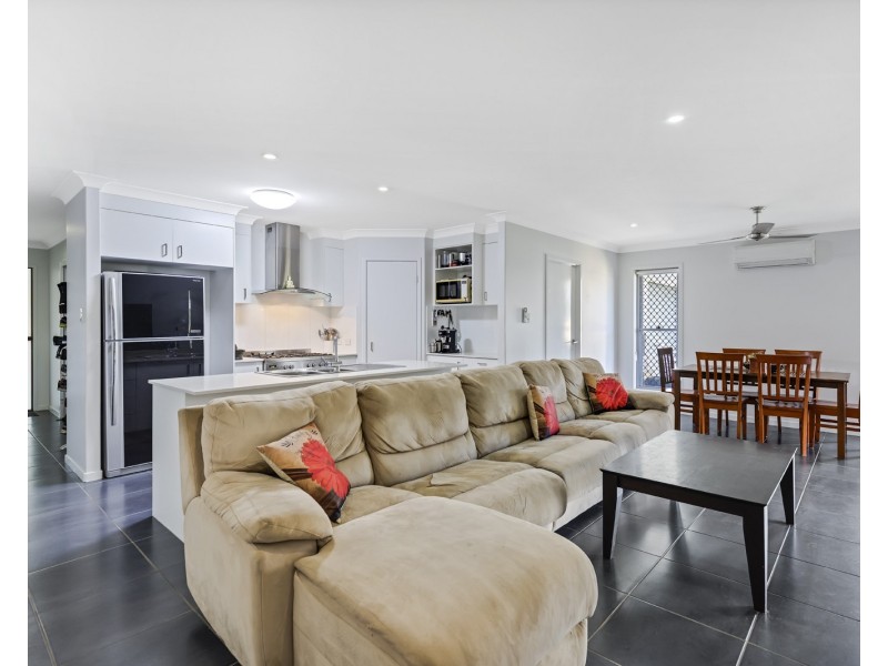 30 Coonoowrin Crescent, Mountain Creek QLD 4557