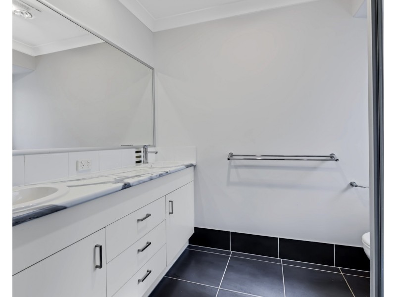 30 Coonoowrin Crescent, Mountain Creek QLD 4557