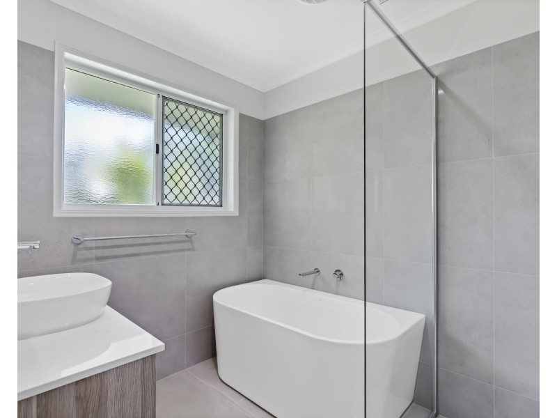 2/16 Maroochy Waters Dr, Maroochydore QLD 4558