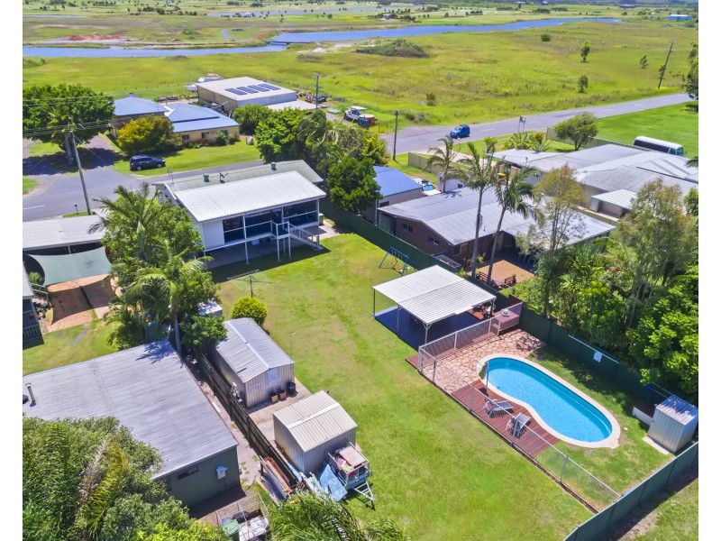 9 Finland Road, Pacific Paradise QLD 4564