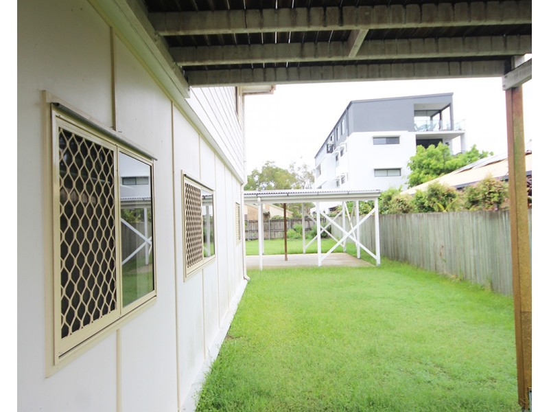 13 Kenewin Avenue, Maroochydore QLD 4558