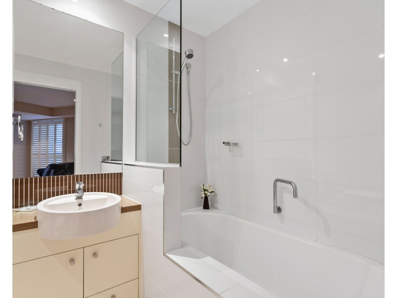 202/50 Picnic Point Esplanade, Maroochydore QLD 4558