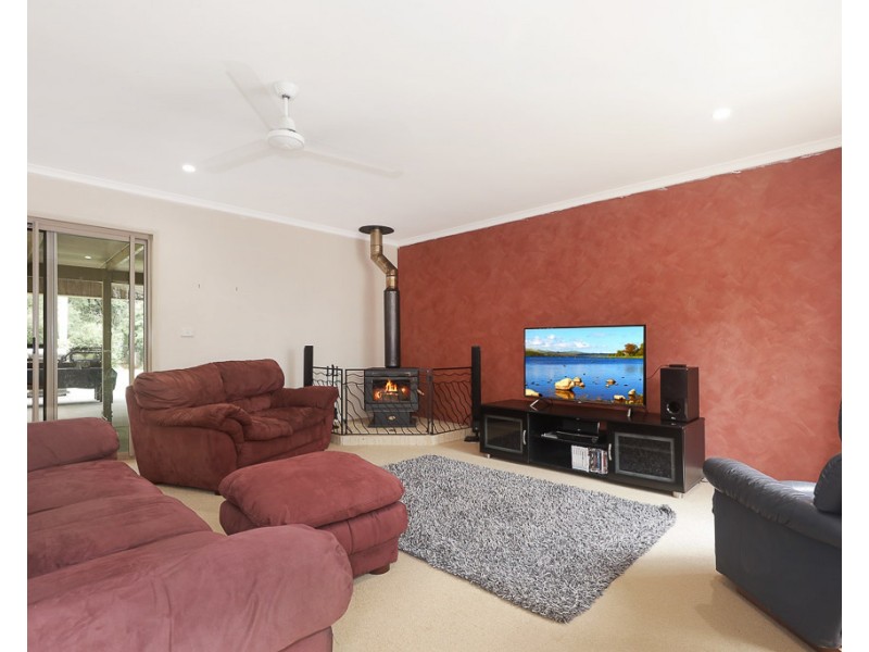 17 Anderson Road, Glass House Mountains QLD 4518