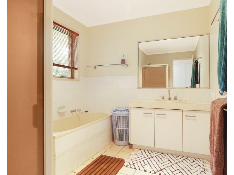 17 Anderson Road, Glass House Mountains QLD 4518