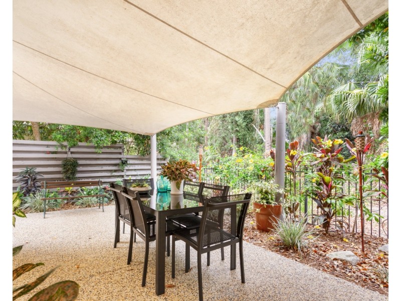 2/5 Tranquil Place, Alexandra Headland QLD 4572