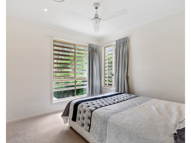 2/5 Tranquil Place, Alexandra Headland QLD 4572