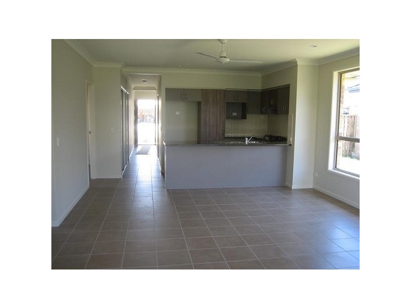 18 Whitsunday Drive, Pacific Paradise QLD 4564