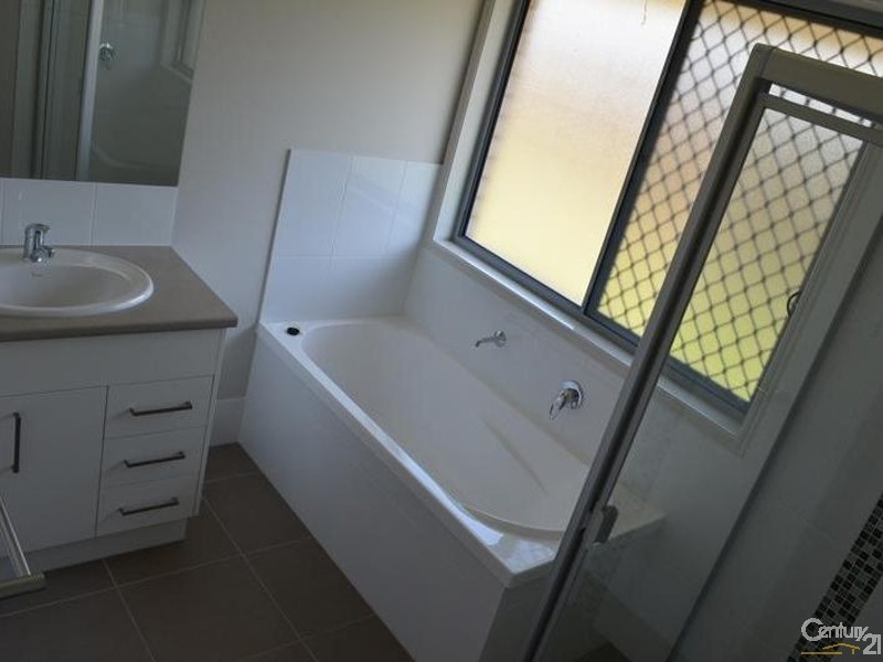 29 Winpara Drive, Forest Springs Estate, Kirkwood QLD 4680