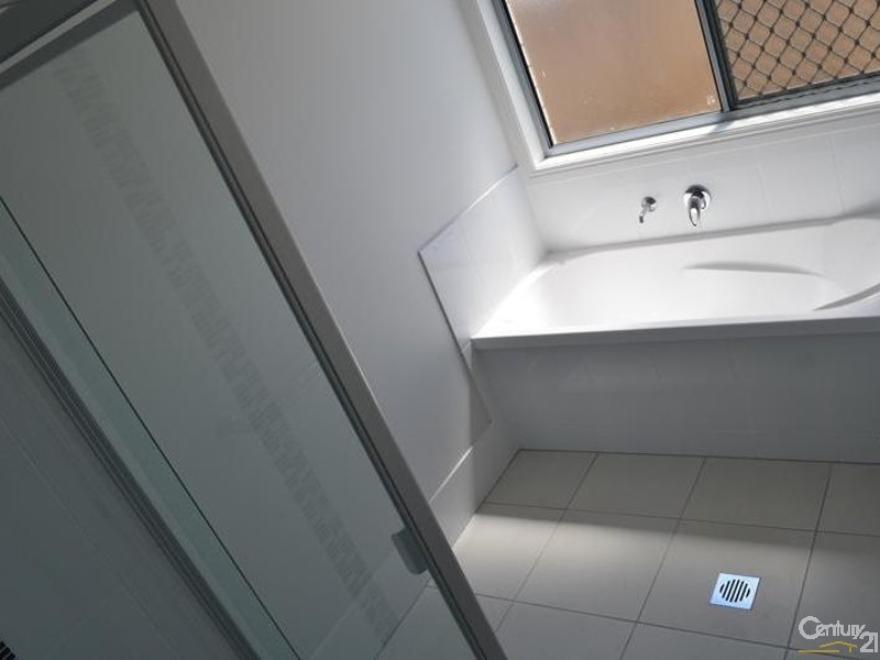 3 Kamala Close, Brookview Estate, Glen Eden QLD 4680