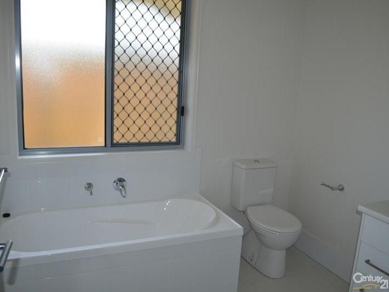 31 Winpara Drive, Forest Springs Estate, Kirkwood QLD 4680