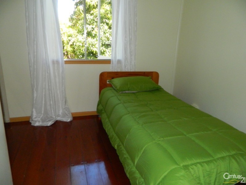 12 Vincent Street, West Gladstone QLD 4680