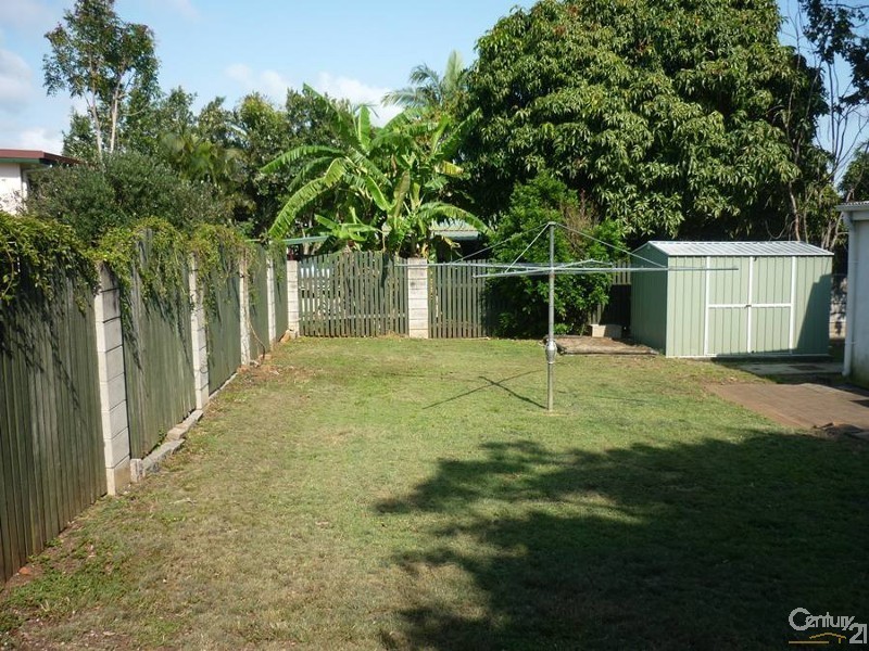 12 Vincent Street, West Gladstone QLD 4680