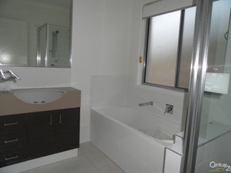 4 Wentworth Place, Eden Chase Estate, Glen Eden QLD 4680