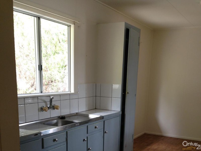 10 Rossella Street, West Gladstone QLD 4680