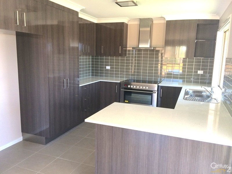 5A Deveney Street, Kirkwood QLD 4680