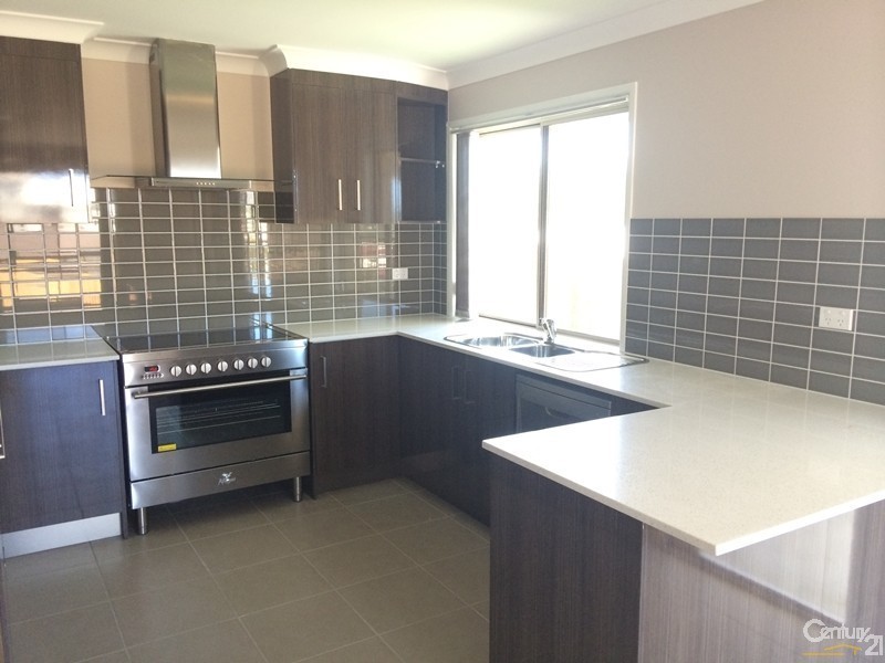 5A Deveney Street, Kirkwood QLD 4680