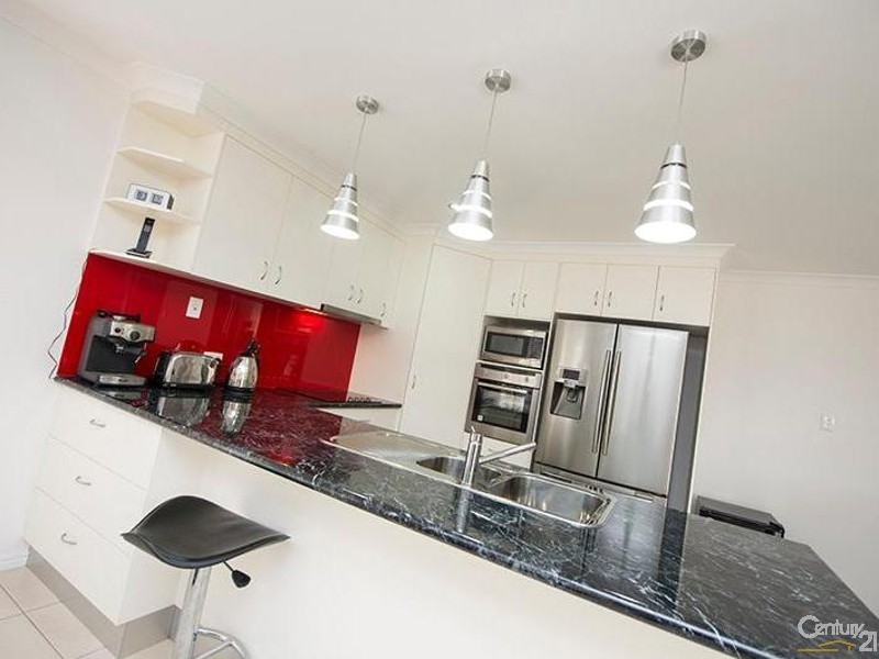 3 Koowin Drive, Kirkwood QLD 4680